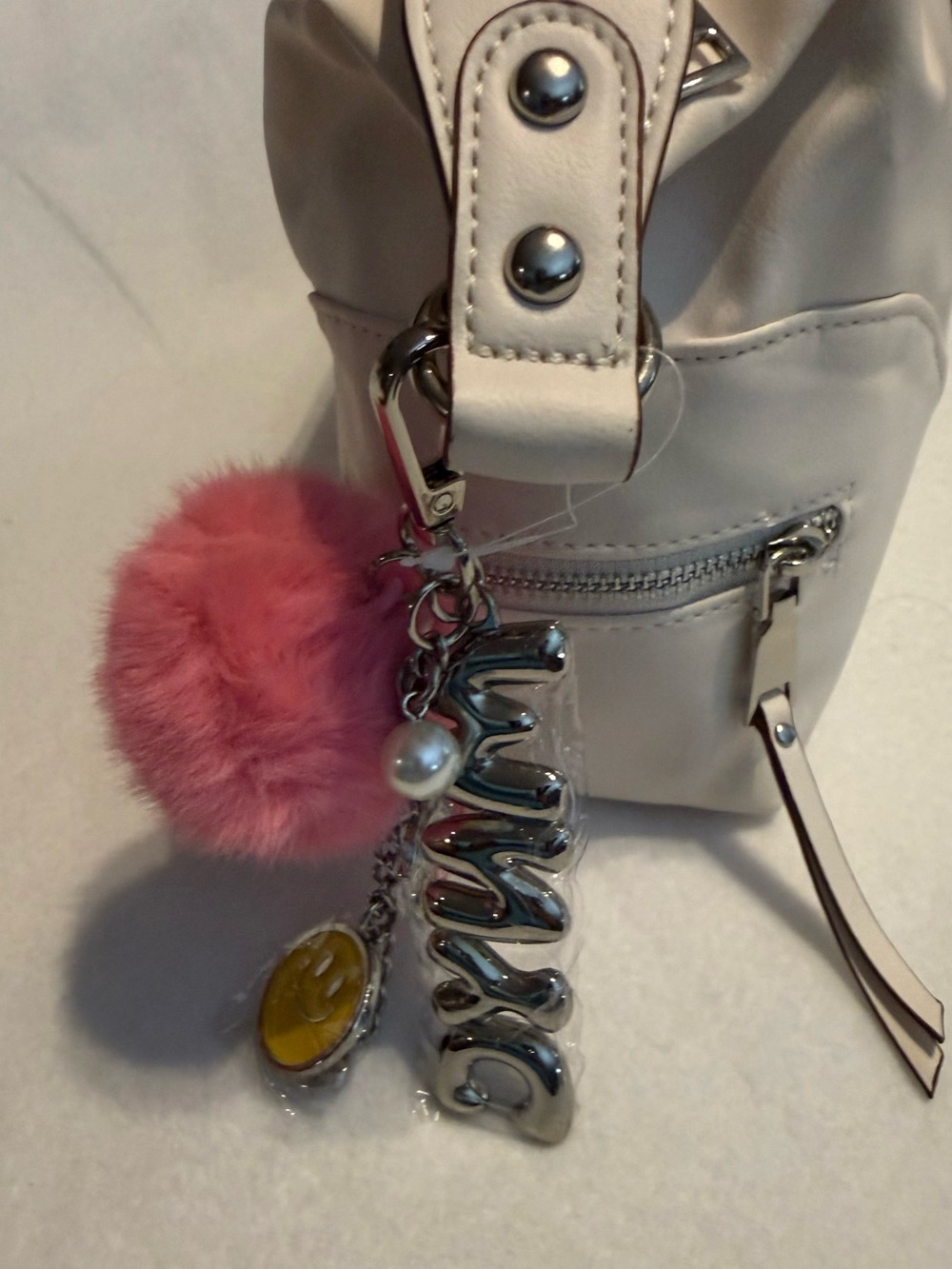 Madden NYC Cream Faux Leather Shoulder Bag Y2K Baguette Purse - Picture 8 of 14